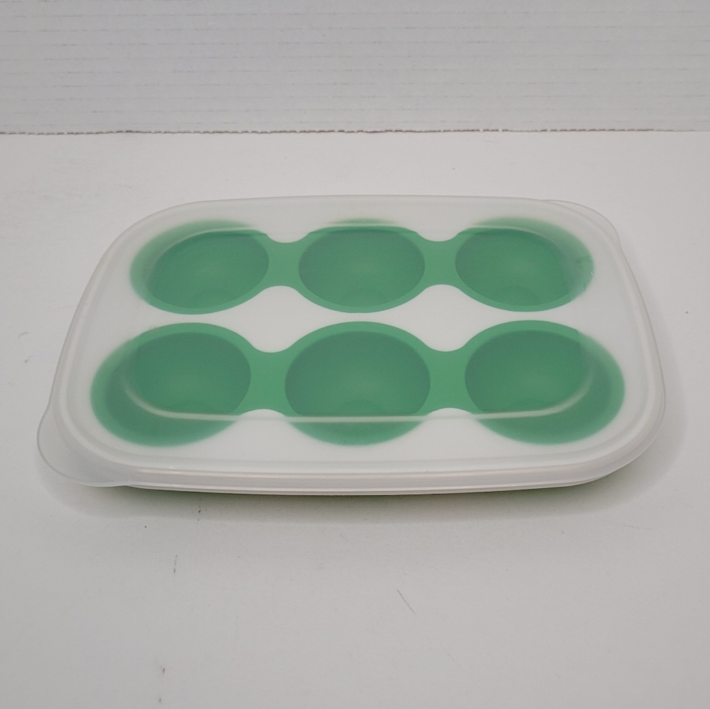Pampered Chef Green Silicone Herb Freezing Tray with Lid New No Box